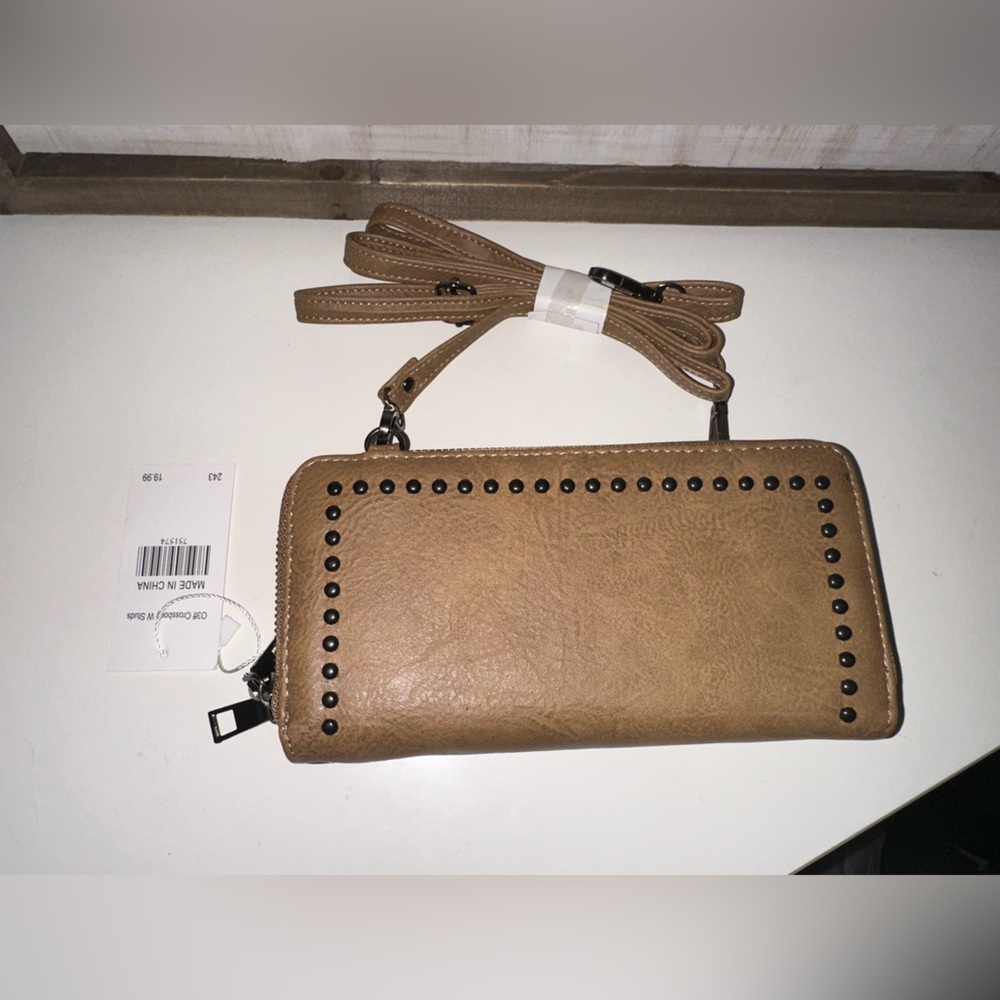 NWT Studded Tan Women’s Crossbody Wallet